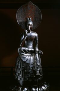 中宮寺本尊：国宝 菩薩半跏像の写真